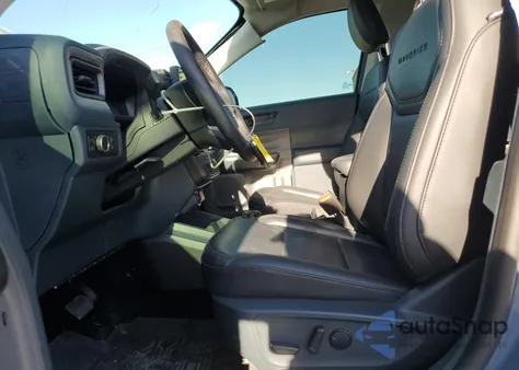 2025 Ford Maverick Lariat z USA, uszkodzony, nr VIN 3FTTW8S35SRA09927